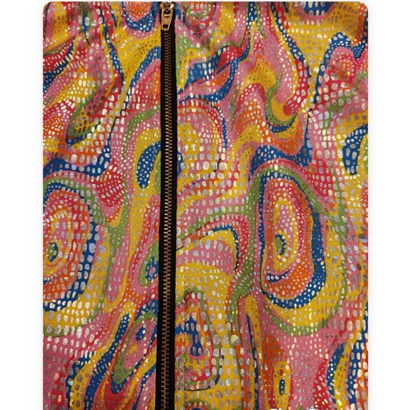 Psychedelic print Peekaboo opening sleeves CROP top. - Picture 2 of 6